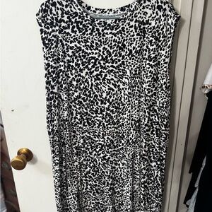 Maurices Black and White Sleeveless Sheath Dress